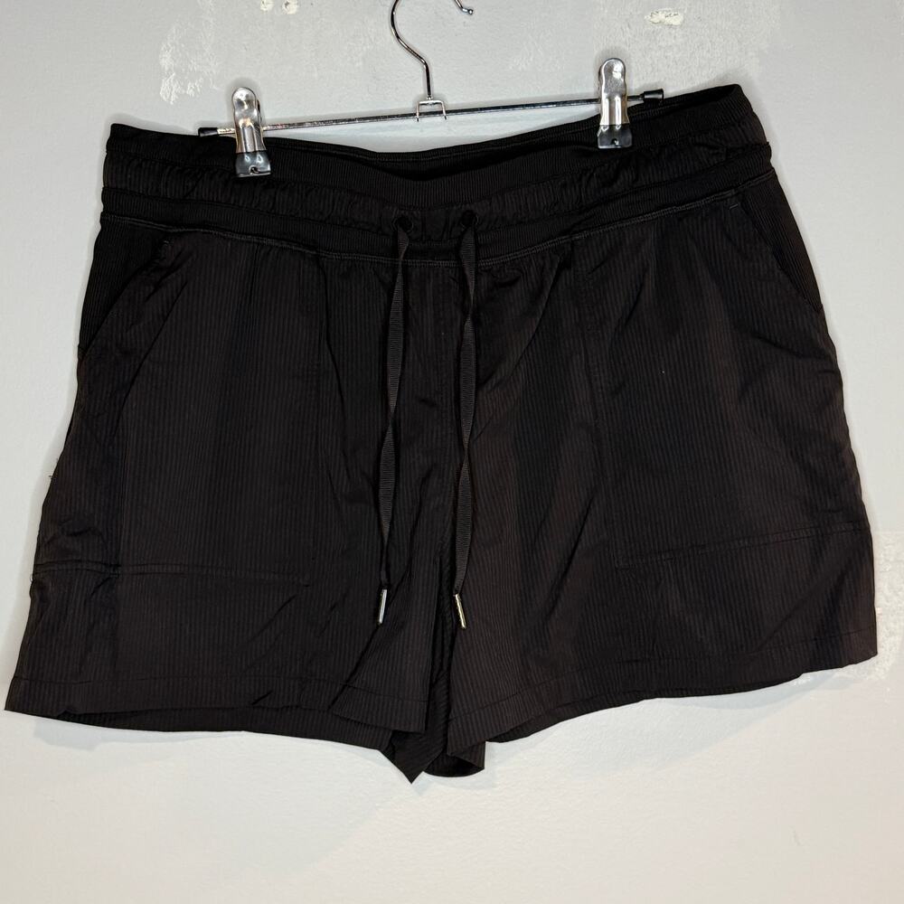 lululemon dance studio high-rise 3.5" black shorts size 12